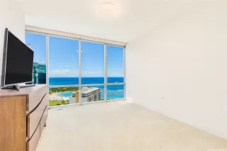 Photo #6: 202519822 Listing