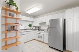 Photo #5: 202519864 Listing