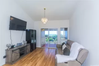 Photo #4: 202519867 Listing