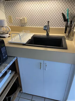 Photo #2: 202519893 Listing