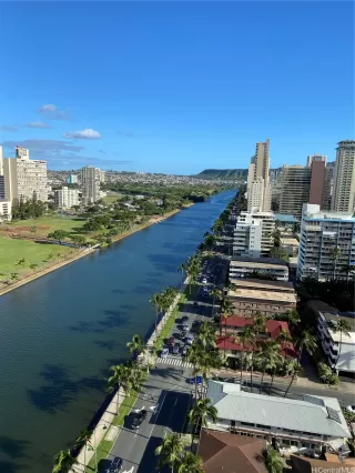 Photo #5: 202519893 Listing