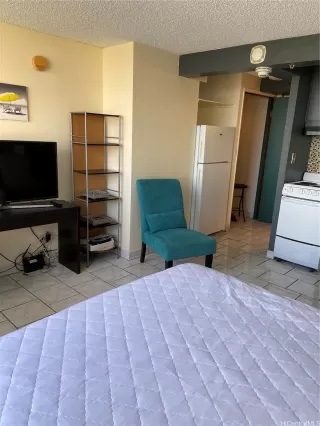 Photo #2: 202519898 Listing