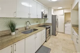 Photo #2: 202519910 Listing