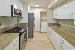 Photo #3: 202519910 Listing