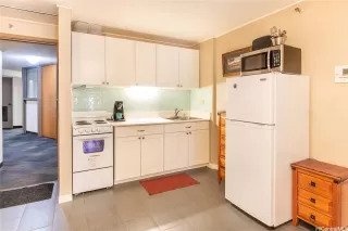 Photo #6: 202519944 Listing