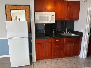 Photo #5: 202519951 Listing 