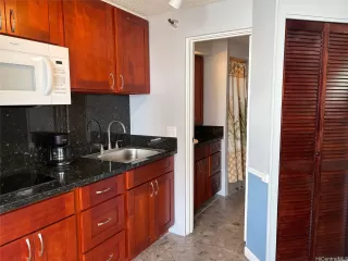 Photo #6: 202519951 Listing 