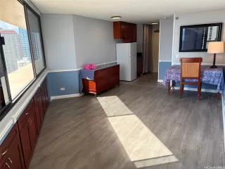 Photo #5: 202519964 Listing 