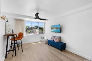 Photo #2: 202519991 Listing