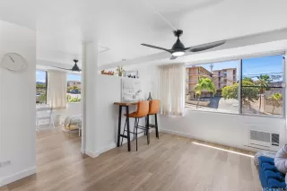 Photo #4: 202519991 Listing