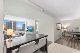 Photo #4: 202520020 Listing