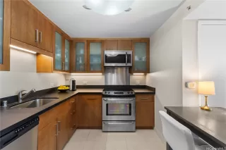 Photo #5: 202520020 Listing