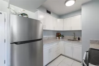 Photo #4: 202520045 Listing