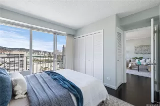 Photo #6: 202520045 Listing