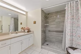 Photo #2: 202520047 Listing 