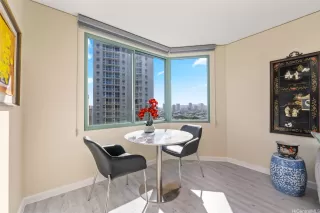 Photo #5: 202520047 Listing 