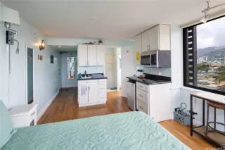 Photo #2: 202520066 Listing