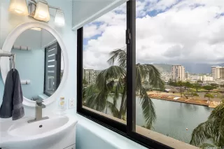 Photo #5: 202520066 Listing