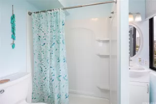 Photo #6: 202520066 Listing