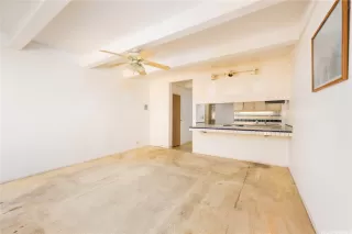 Photo #2: 202520132 Listing