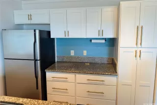 Photo #5: 202520135 Listing