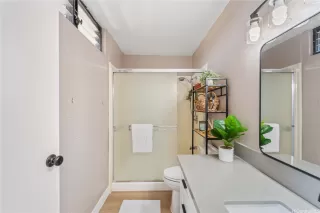 Photo #3: 202520136 Listing 