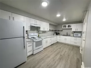 Photo #5: 202520180 Listing