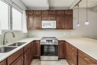 Photo #3: 202520190 Listing 