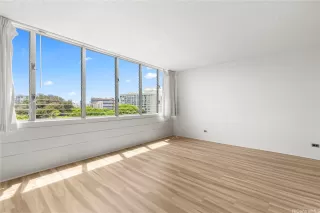 Photo #4: 202520193 Listing