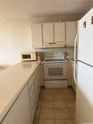 Photo #5: 202520211 Listing