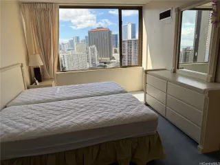 Photo #6: 202520211 Listing