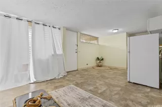 Photo #3: 202520223 Listing