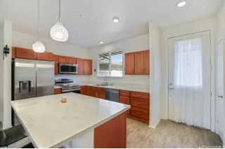 Photo #2: 202520237 Listing 