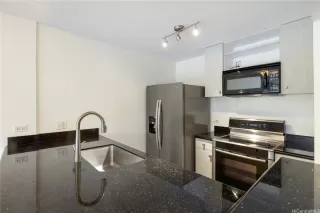 Photo #4: 202520265 Listing