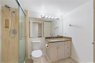 Photo #6: 202520265 Listing