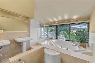 Photo #5: 202520270 Listing 