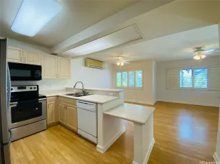 Photo #2: 202520272 Listing 