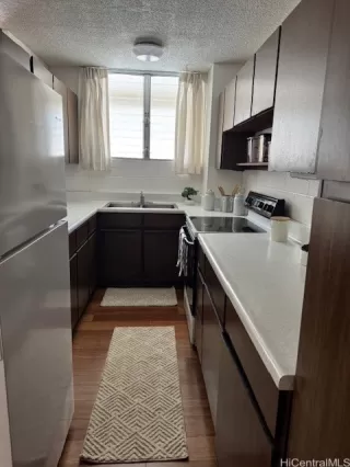 Photo #5: 202520315 Listing