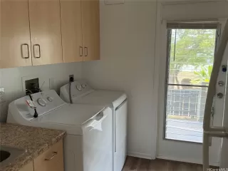 Photo #5: 202520318 Listing 