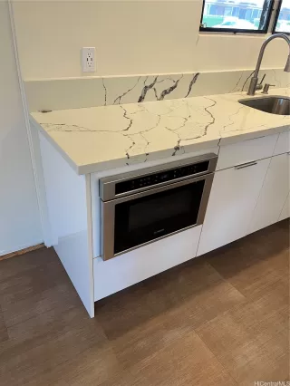 Photo #3: 202520336 Listing 