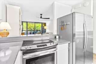 Photo #3: 202520392 Listing