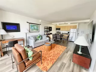 Photo #2: 202520415 Listing