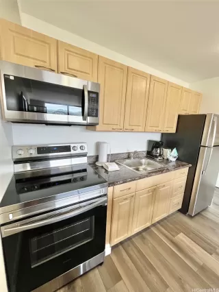 Photo #6: 202520415 Listing