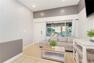 Photo #2: 202520433 Listing 