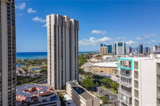 Photo #4: 202520457 Listing 