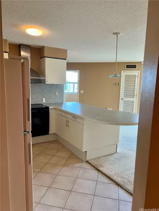 Photo #2: 202520464 Listing 