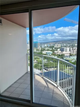 Photo #3: 202520464 Listing 