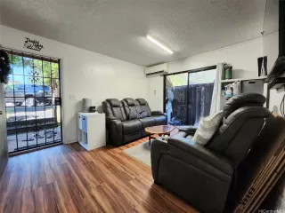 Photo #5: 202520471 Listing