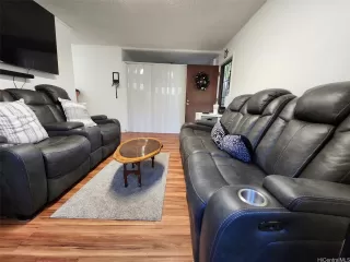 Photo #6: 202520471 Listing