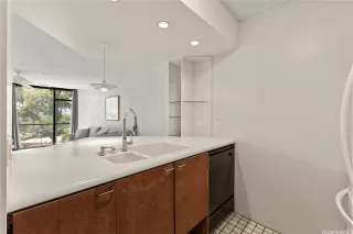 Photo #5: 202520488 Listing 